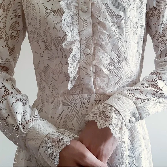 RARE ITEM!!! Vintage 1970s Cream Lace Wedding Dress - Maxi Gown - Picture 5 of 10